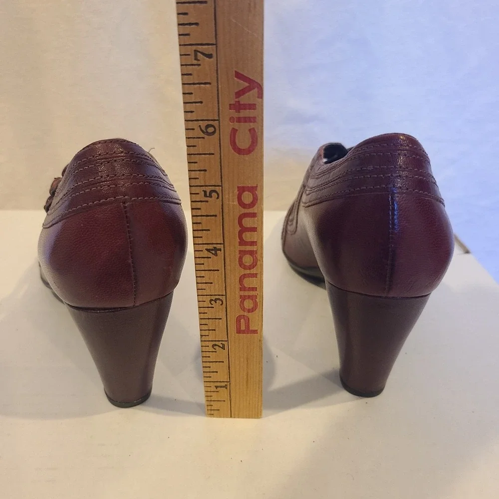Indigo by Clarks Women's Retro‎ Heels Size 8.5 Burgundy Leather Rockabilly Swing